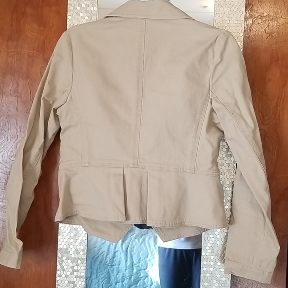 CAbi Kaki peplum jacket. - Picture 2 of 2